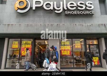 payless shoes downtown