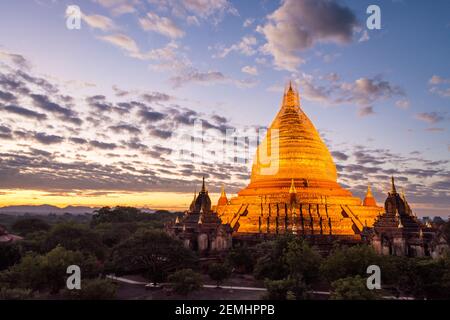 Dhammayazika Pagoda in Bagan, Myanmar - Golden Buddhist temple located in the village of Pwasaw, east of the city. Stock Photo