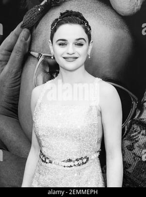 Joey King wearing dress by Markarian attends the premiere of Hulu's