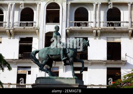 Statue of General Tomas Herrera (the first president of the Free State of the Isthmus), Plaza Herrera, Casco Viejo, Panama City, Panama Stock Photo