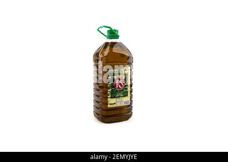 Rafael Salgado Olive oil tin on isolated background Stock Photo