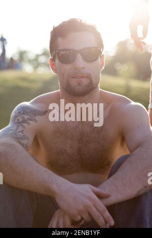 Middle aged skate boarders in Clissold Park Hackney skate park Stock Photo