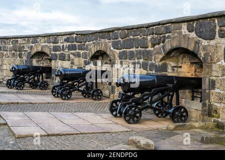 Cannons on Half Moon Battery at Edinburgh Castle, Edinburgh, Scotland, UK Stock Photo