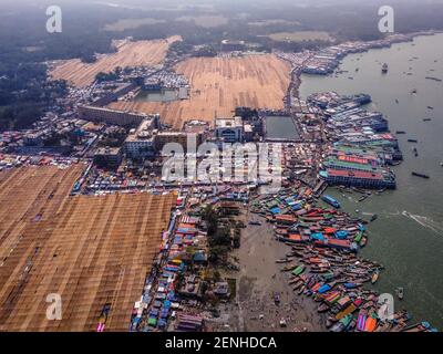 Barishal, Bangladesh. 26th Feb, 2021. BIggest Islamic Mehfil in the World Credit: Mustasinur Rahman Alvi/ZUMA Wire/Alamy Live News Stock Photo