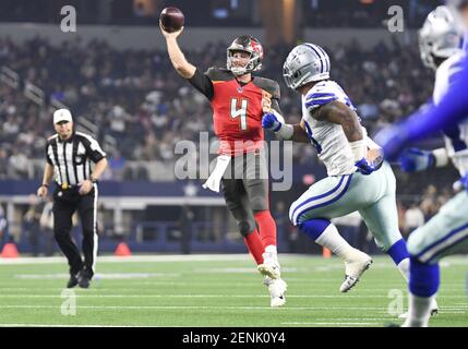 Arlington, Texas, USA. 29th Aug, 2019. Tampa Bay Buccaneers quarterback  Ryan Griffin (4) in action during the pre-season game between the Tampa Bay  Buccaneers and the Dallas Cowboys at the AT &