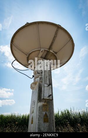 Disused radar antenna at the Science and Technology Facilities Council's Chilbolton Observatory, Hampshire. Stock Photo