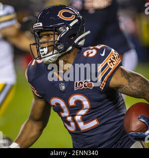 Chicago, Illinois, USA. 05th Sep, 2019. - Bears #52 Khalil Mack sacks  Packers Quarterback #12 Aaron Rodgers during the NFL Game between the Green  Bay Packers and Chicago Bears at Soldier Field