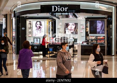 Hong Kong. 8th Apr, 2019. French Christian Dior luxury goods, such clothing  and beauty products brand store is seen at Mong Kok shopping mall in Hong  Kong. Credit: Budrul Chukrut/SOPA Images/ZUMA Wire/Alamy