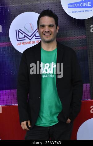 MEXICO CITY, MEXICO - OCTOBER 1: Kuno Becker poses for photos during a