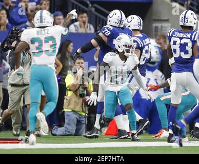 Miami Dolphins strong safety Bobby McCain (28) lines up against