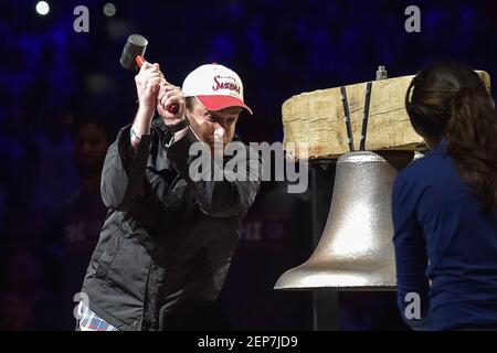 USA; Actor Jason Segel rings 