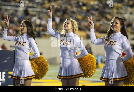 Beautiful Cheerleaders (25 pics)