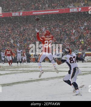 Denver Broncos tight end Chris Manhertz (84) takes part in drills