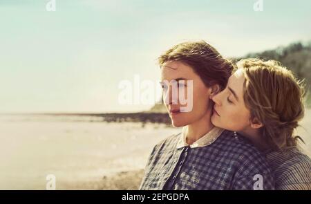 KATE WINSLET and SAOIRSE RONAN in AMMONITE (2020), directed by FRANCIS LEE. Credit: See-Saw Films / BFI / BBC Films / Album Stock Photo