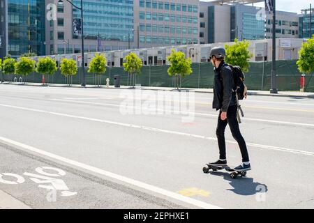 Helmet for best sale electric skateboard