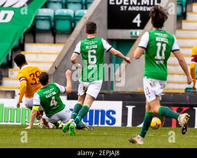 Easter Road, Edinburgh, UK. 27th Feb, 2021. Scottish Premiership Football, Hibernian versus Motherwell; Jordan Roberts of Motherwell scores the opening goal for Motherwell in the 25th minute for 0-1 Credit: Action Plus Sports/Alamy Live News Stock Photo