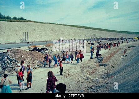 A large demonstration at Twyford Down, Hampshire, the site of a large anti road protest against the construction of the M3 motorway extension through two Scheduled Ancient Monuments & an Area of Outstanding Natural Beauty. The demonstration, on 2nd July 1994, also raised awareness of the impending Criminal Justice Bill, that criminalised peaceful protest Stock Photo