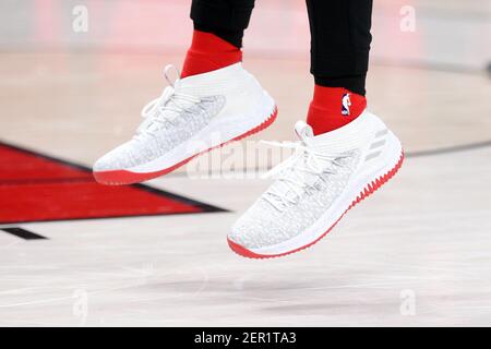 damian lillard shoes 2018