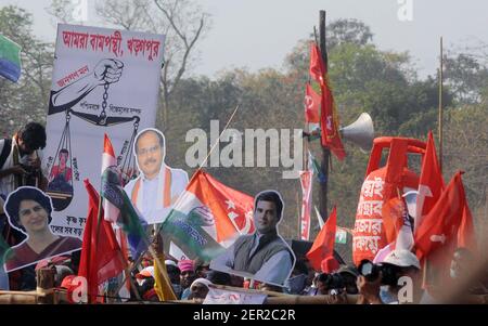 Kolkata, India. 28th Feb, 2021. Activists gather from various part of state during Left, Congress, Indian Secular Front or ISF joint rally at Brigade Parade Ground ahead of State Assembly Election. (Photo by Ved Prakash/Pacific Press) Credit: Pacific Press Media Production Corp./Alamy Live News Stock Photo