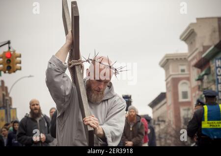 Franciscan Friars Of The Renewal Annual Way Of The Cross Witness Walk ...