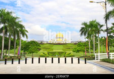 Ornamental garden and dome of Royal palace Istana Negara, Kuala Lumpur, Malaysia Stock Photo