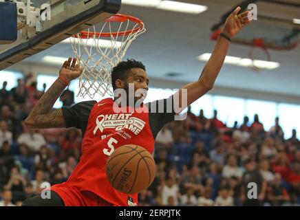 Derrick jones jr jersey hot sale pink