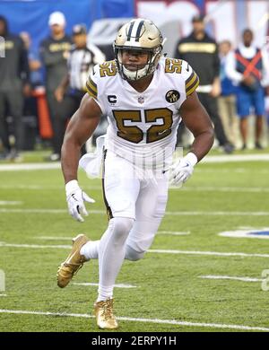 East Rutherford, New Jersey, USA. 30th Sep, 2018. New York Giants running  back Saquon Barkley (26) high five some young fans prior to kickoff between  the New Orlean Saints and the New