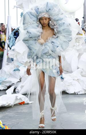 Vivienne Westwood Runway at Paris Fashion Week 2019, Photos – Footwear News
