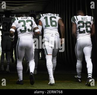 East Rutherford, New Jersey, USA. 7th Oct, 2018. Denver Broncos wide  receiver Courtland Sutton (14) tries a one hand grab for a touchdown as New  York Jets defensive back Marcus Maye (26)