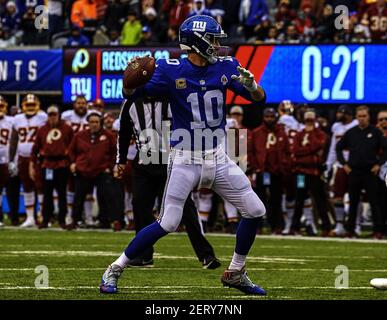 East Rutherford, New Jersey, USA. 28th Oct, 2018. New York Giants wide  receiver Odell Beckham (13) is defended by Washington Redskins cornerback  Josh Norman (24) during NFL action between the Washington Redskins