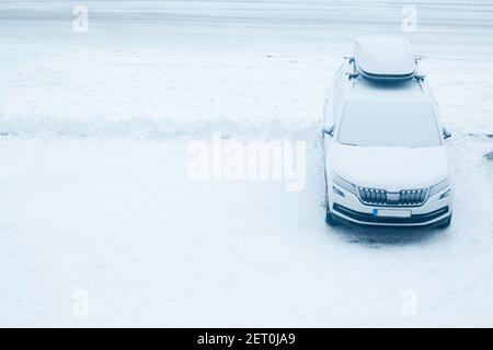 parked car covered in snow Stock Photo