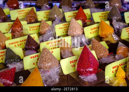 Variety of raw spices for sale, market stall at Campo de' Fiori Market, Rome, Italy Stock Photo