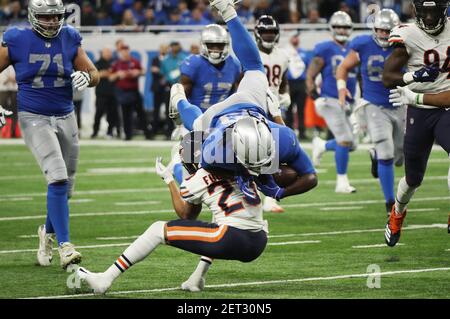 Detroit Lions running back LeGarrette Blount (29) carries th ball for  yardage during the second half of an NFL football game against the  Minnesota Vikings in Detroit, Michigan USA, on Sunday, December