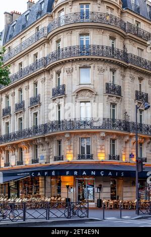 Evening at Cafe Francais adjacent to Place de la Bastille, 4th Arrondissement, Paris, France Stock Photo