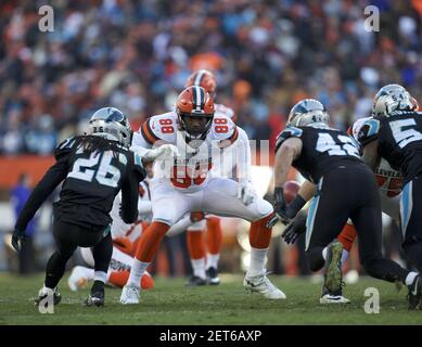 Las Vegas, Nevada, USA. 6th Feb, 2022. Baltimore Ravens tight end Mark  Andrews (89) celebrates after a touchdown reception with Cleveland Browns  offensive line Joel Bitonio (75) during the NFL Pro Bowl