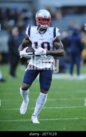 December 16th, 2018: Patriots #10 Josh Gordon with the Supreme hand warmer  during the Pittsburgh Steelers vs New England Patriots game at Heinz Field  in Pittsburgh, PA. Jason Pohuski/(Photo by Jason Pohuski/CSM/Sipa