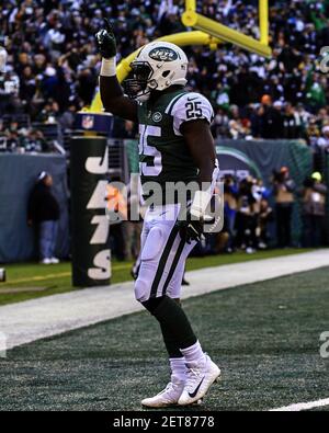 December 23, 2018 - East Rutherford, New Jersey, U.S. - New York Jets  quarterback Sam Darnold (14) passes in the second half during a NFL game  between the Green Bay Packers and