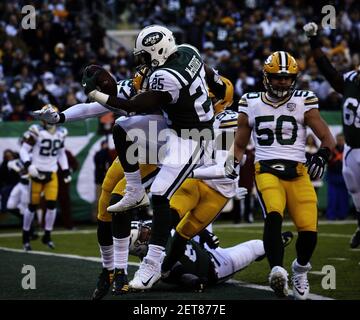 December 23, 2018 - East Rutherford, New Jersey, U.S. - New York Jets  quarterback Sam Darnold (14) passes in the second half during a NFL game  between the Green Bay Packers and