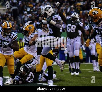 December 23, 2018 - East Rutherford, New Jersey, U.S. - New York Jets  quarterback Sam Darnold (14) passes in the second half during a NFL game  between the Green Bay Packers and