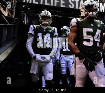 December 23, 2018 - East Rutherford, New Jersey, U.S. - New York Jets  quarterback Sam Darnold (14) passes in the second half during a NFL game  between the Green Bay Packers and