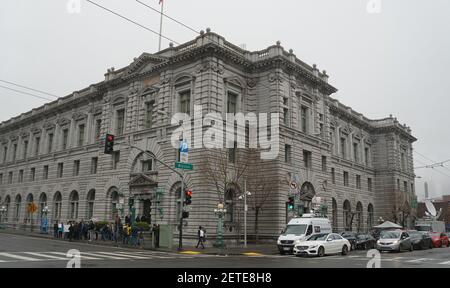 190210) -- SAN FRANCISCO, Feb. 10, 2019 (Xinhua) -- Chinese Tai Chi  grandmaster Chen Zhenglei and his daughter Chen Juan perform Tai Chi during  a Spring Festival tour by Chinese arts troupes