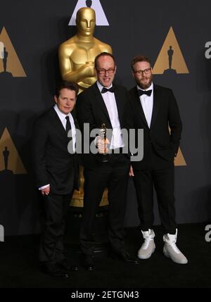 L R Actor Michael J Fox Editor John Gilbert Winner Of Best Film Editing For Hacksaw Ridge