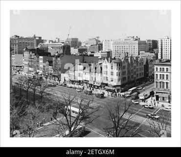 Photograph of View of Pennsylvania Avenue and 9th Street from Roof of National Archives Building (4924193620). Stock Photo