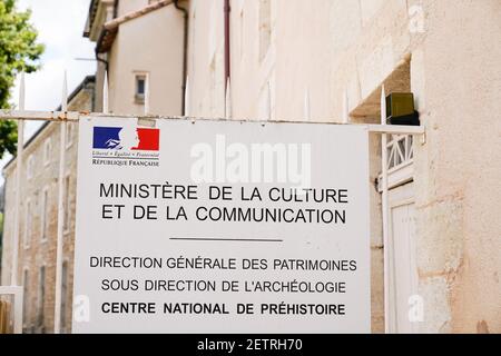 Bordeaux , Aquitaine  France - 12 28 2020 : Ministry of Culture and Communication entrance and National Prehistory Center office facade french logo an Stock Photo