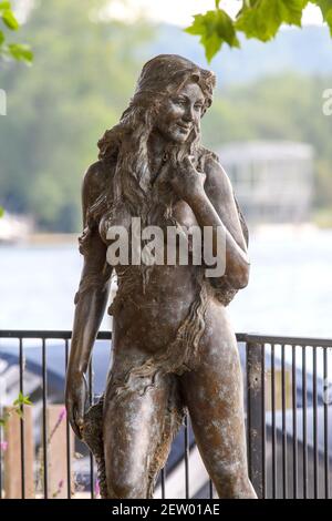 Henley-On-Thames, Berkshire, UK., 08/08/2020,  Athletes, Crews boating from Leander Club for training,  [ Mandatory Credit © Peter Spurrier/Intersport Images],  The Henley Ama mermaid statue, Stock Photo