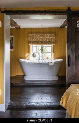 21 Best Off-Grid Prefab Homes (With Prices) - Green Building Elements - Off-Grid Apartment Renovation And Farmhouse Style