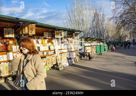 France, Paris, quai de Conti, bookseller Stock Photo