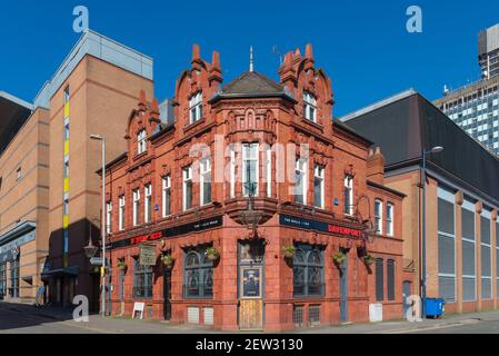 The Bulls Head is a traditional Victorian pub in Birmingham city centre owned by Davenports Brewery Stock Photo