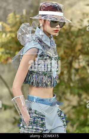 DAP MODELS on X: HoYeon Jung  Street Style From Milan Fashion Week #mfw  #ss17 #mfwss17  / X