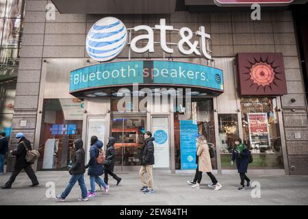 An AT T Wireless store in Times Square Stock Photo - Alamy